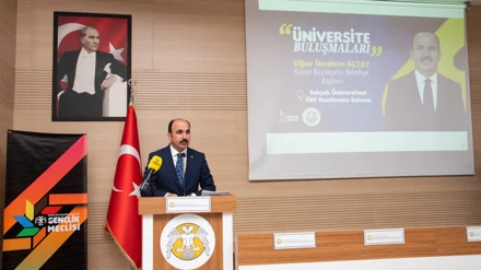 Başkan Altay ve Rektör Prof. Dr. Aksoy, öğrencilerle buluştu
